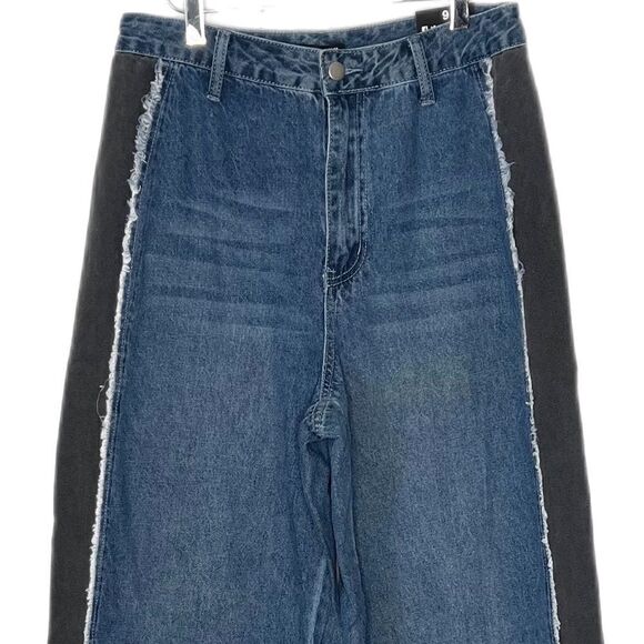 Fashion Nova Back On Top Contrast Wide Flare Leg Jeans - Picture 6 of 10